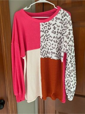 Women’s color block leopard print top size large